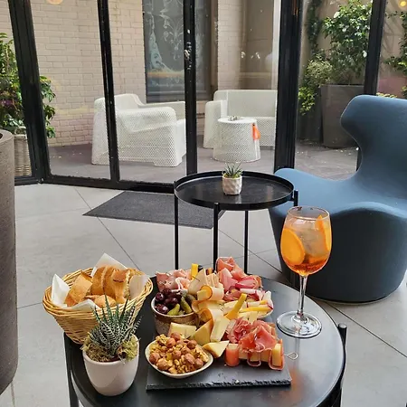 Hotel Mercure Alesia 4*